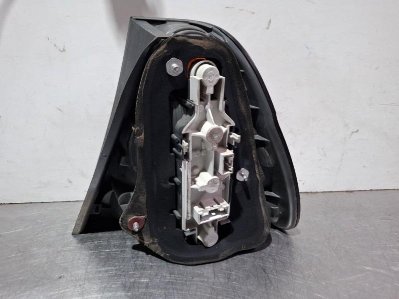 Recambio de piloto trasero izquierdo para bmw 3 (e46) 318 i referencia OEM IAM 6984161  