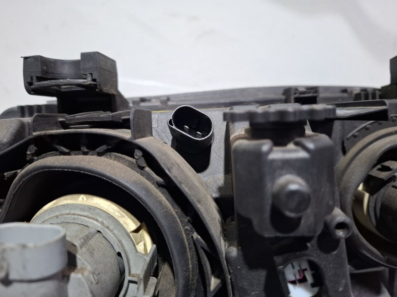 Recambio de faro delantero izquierdo para bmw 3 (e46) 318 i referencia OEM IAM 6901969 / 0301187201  
