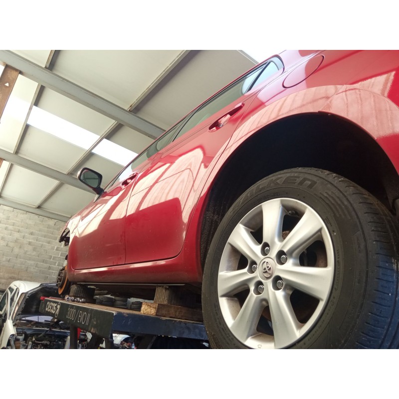 toyota auris del año 2012