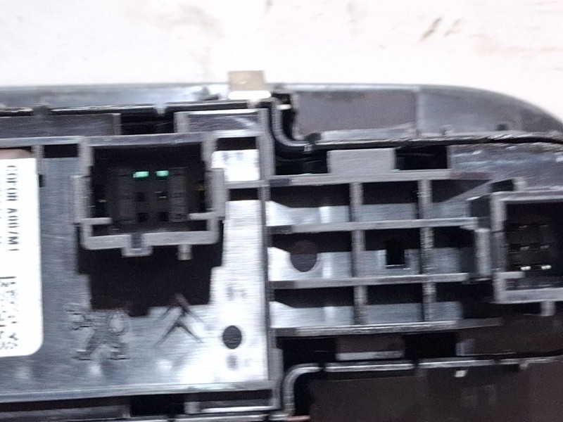 Recambio de mando elevalunas delantero izquierdo para peugeot 2008 i (cu_) 1.2 thp 130 / puretech 130 referencia OEM IAM 9678826