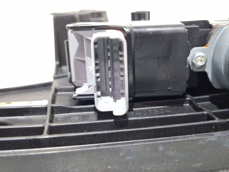 Recambio de elevalunas trasero derecho para peugeot 2008 i (cu_) 1.2 thp 130 / puretech 130 referencia OEM IAM 9830002480  