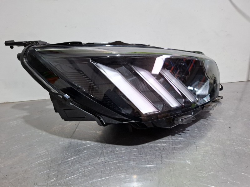 Recambio de faro delantero derecho para peugeot 2008 i (cu_) 1.2 thp 130 / puretech 130 referencia OEM IAM 9841641980  