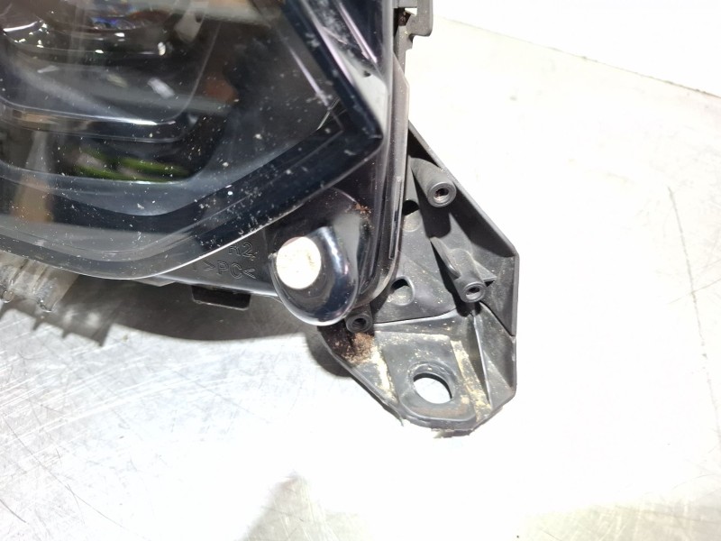 Recambio de faro delantero derecho para peugeot 2008 i (cu_) 1.2 thp 130 / puretech 130 referencia OEM IAM 9841641980  