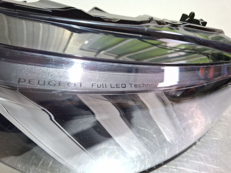 Recambio de faro delantero derecho para peugeot 2008 i (cu_) 1.2 thp 130 / puretech 130 referencia OEM IAM 9841641980  