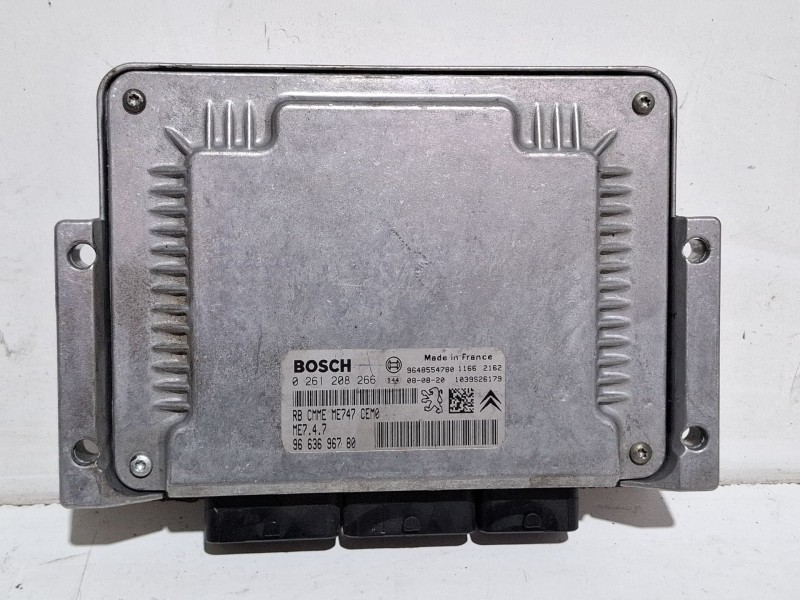 Recambio de centralita motor para peugeot 407 referencia OEM IAM 0261208266 / 9663696780  