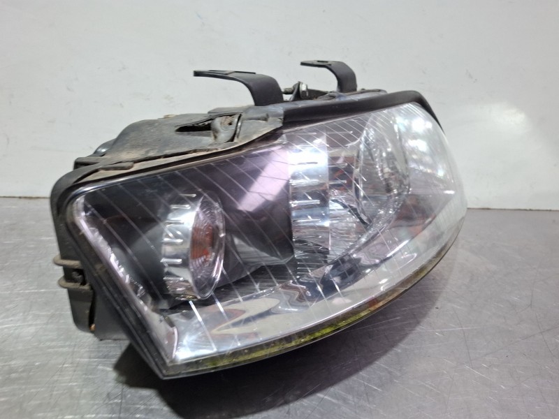 Recambio de faro delantero derecho para audi a4 b6 (8e2) 2.5 tdi quattro referencia OEM IAM 084411146R  