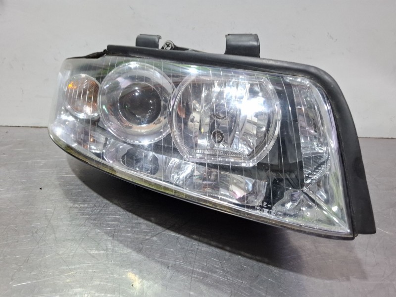Recambio de faro delantero derecho para audi a4 b6 (8e2) 2.5 tdi quattro referencia OEM IAM 084411146R  