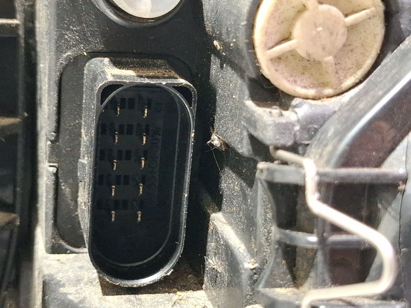 Recambio de faro delantero derecho para audi a4 b6 (8e2) 2.5 tdi quattro referencia OEM IAM 084411146R  