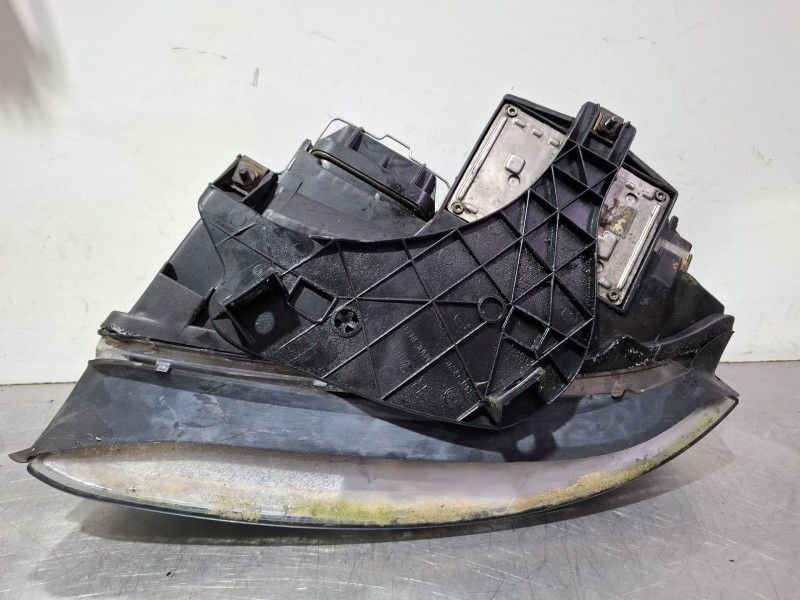 Recambio de faro delantero derecho para audi a4 b6 (8e2) 2.5 tdi quattro referencia OEM IAM 084411146R  