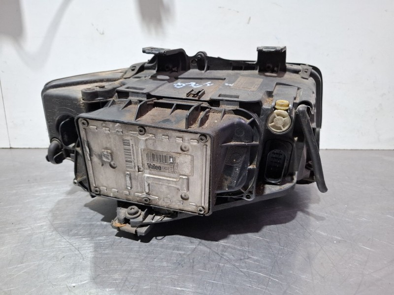 Recambio de faro delantero izquierdo para audi a4 b6 (8e2) 2.5 tdi quattro referencia OEM IAM 8E0941029T  
