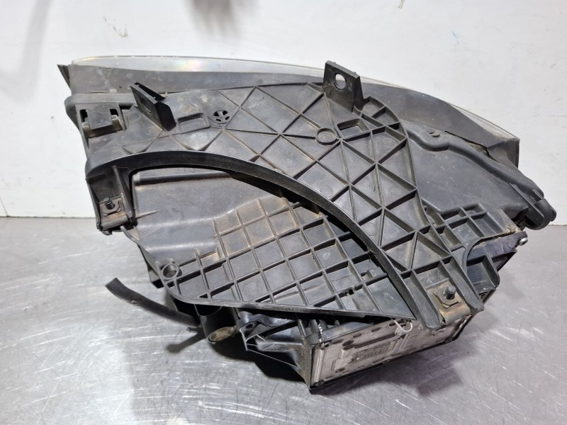 Recambio de faro delantero izquierdo para audi a4 b6 (8e2) 2.5 tdi quattro referencia OEM IAM 8E0941029T  