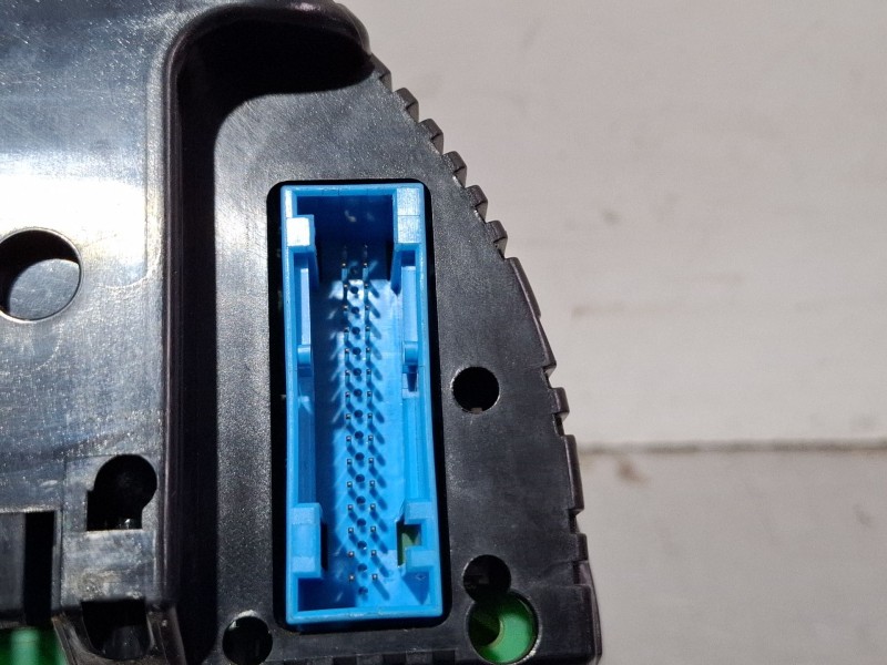 Recambio de cuenta kilometros para audi a4 b6 (8e2) 2.5 tdi quattro referencia OEM IAM 1036901830  