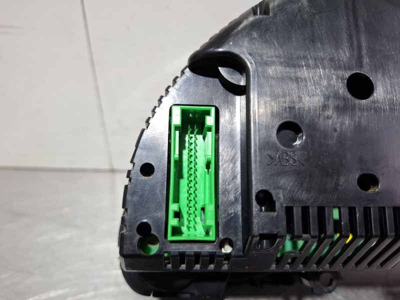 Recambio de cuenta kilometros para audi a4 b6 (8e2) 2.5 tdi quattro referencia OEM IAM 1036901830  