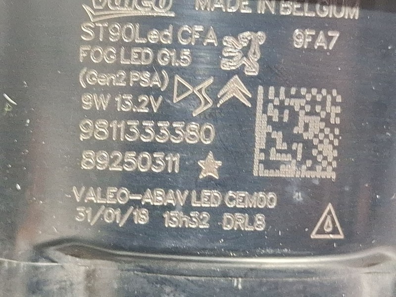 Recambio de faro antiniebla delantero derecho para citroën ds3 hdi blue referencia OEM IAM 9811333380 / 89250311  