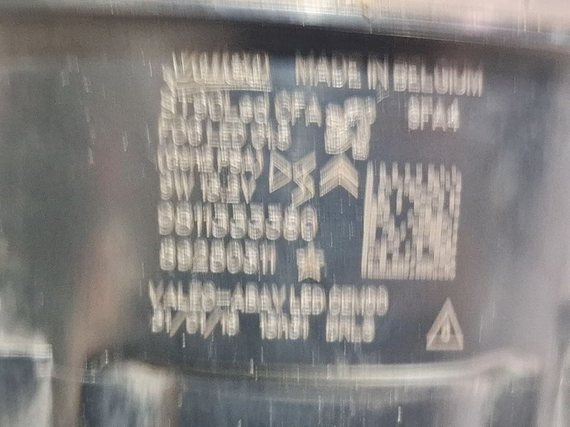 Recambio de faro antiniebla delantero izquierdo para citroën ds3 hdi blue referencia OEM IAM 9811333380 / 89250311  