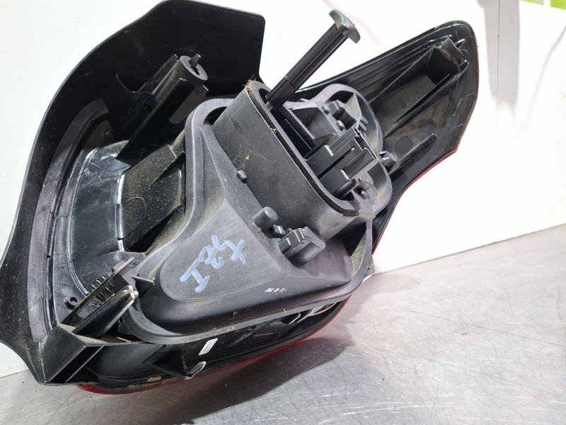 Recambio de piloto trasero izquierdo para citroën ds3 hdi blue referencia OEM IAM   