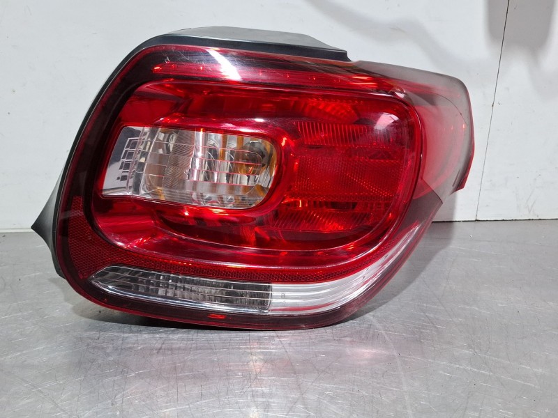 Recambio de piloto trasero derecho para citroën ds3 hdi blue referencia OEM IAM   