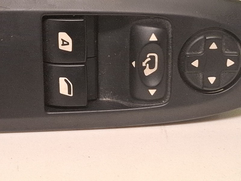 Recambio de mando elevalunas delantero izquierdo para citroën ds3 hdi blue referencia OEM IAM 529076433  