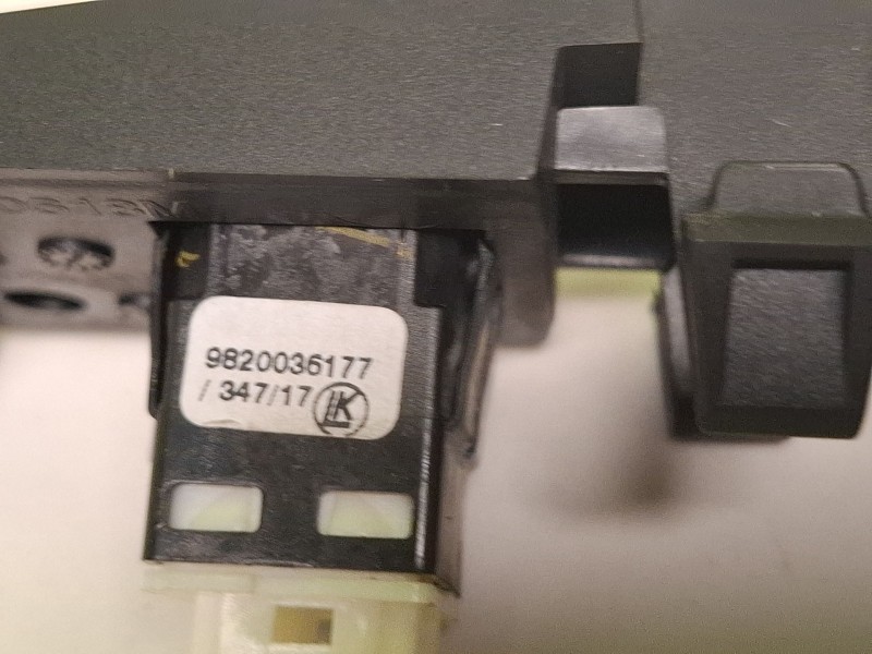 Recambio de mando multifuncion para citroën ds3 hdi blue referencia OEM IAM 529076433 / 98207702ZD  