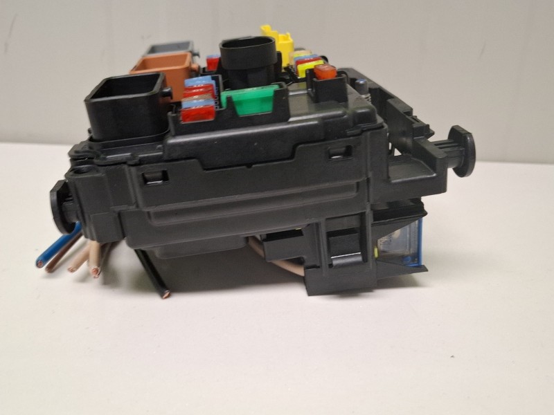 Recambio de centralita bsm para citroën ds3 hdi blue referencia OEM IAM 9667199680  