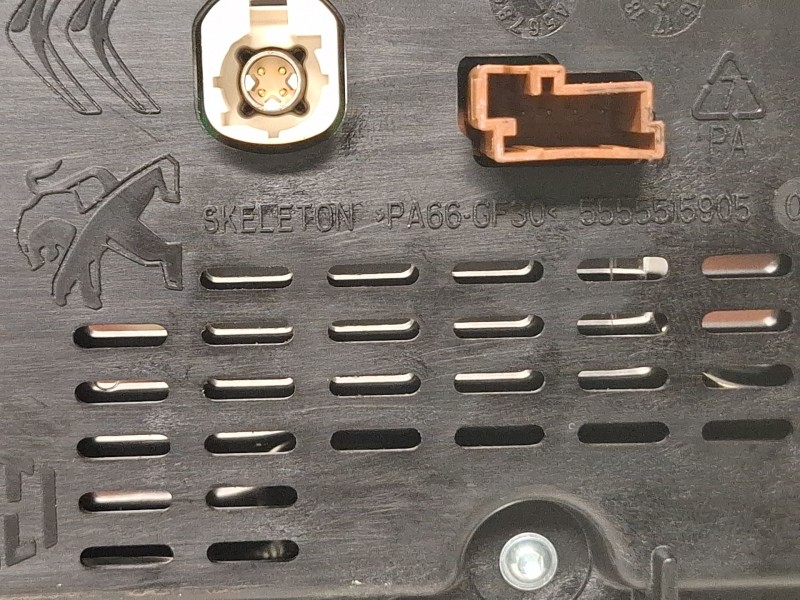 Recambio de pantalla multifuncion para citroën ds3 hdi blue referencia OEM IAM 9816246080  