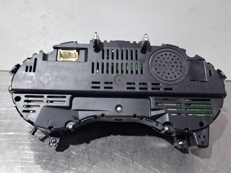 Recambio de cuenta kilometros para mercedes-benz cla 200 d referencia OEM IAM A1179009901 / 0263697149  