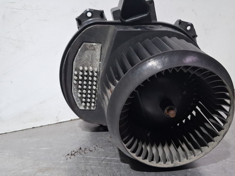Recambio de ventilador calefaccion para mercedes-benz cla 200 d referencia OEM IAM A2469061601 / A2229060303 / F011500131  