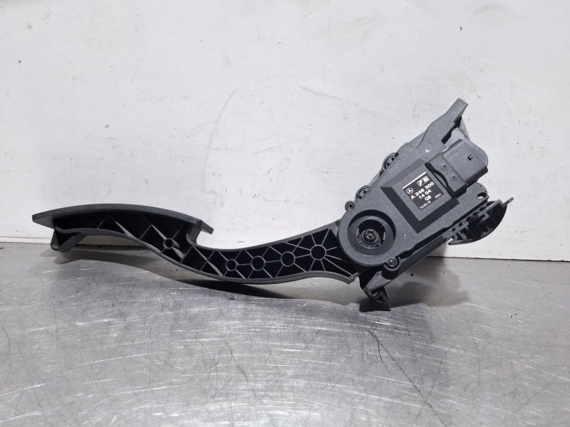 Recambio de potenciometro pedal para mercedes-benz cla 200 d referencia OEM IAM A246300  