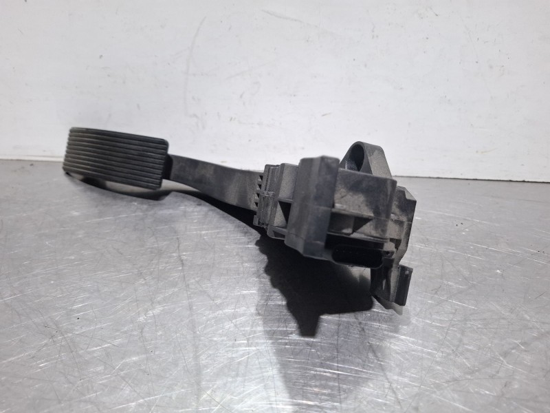 Recambio de potenciometro pedal para mercedes-benz cla 200 d referencia OEM IAM A246300  