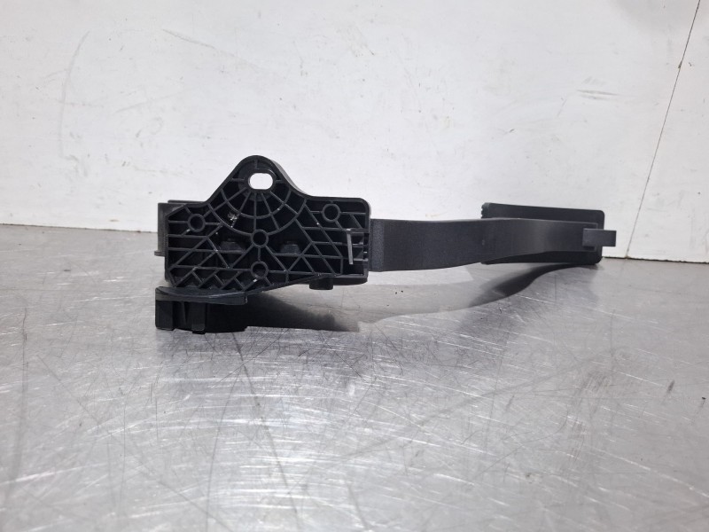 Recambio de potenciometro pedal para mercedes-benz cla 200 d referencia OEM IAM A246300  