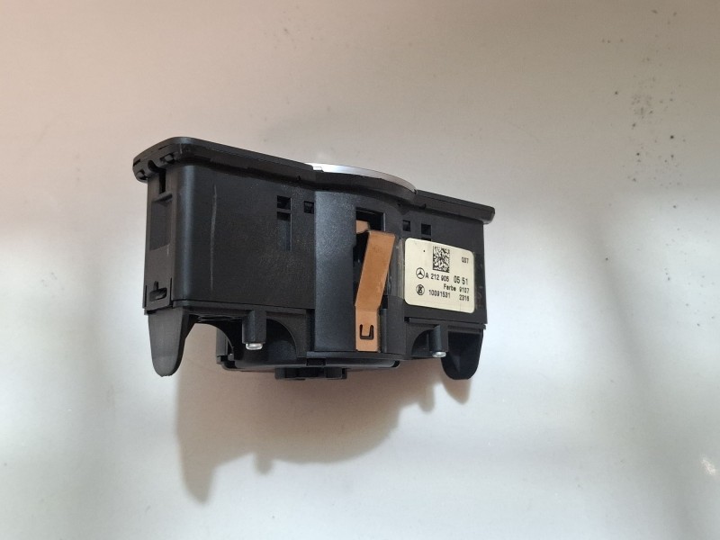 Recambio de llave luces para mercedes-benz cla 200 d referencia OEM IAM A2129050551 10091531  