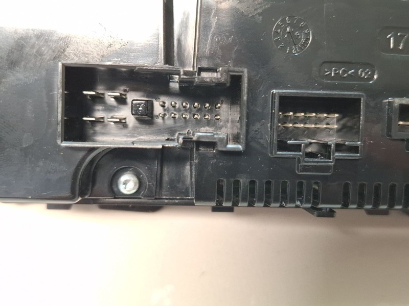 Recambio de mando climatizador para mercedes-benz cla 200 d referencia OEM IAM A2469008415 / A2469010805  