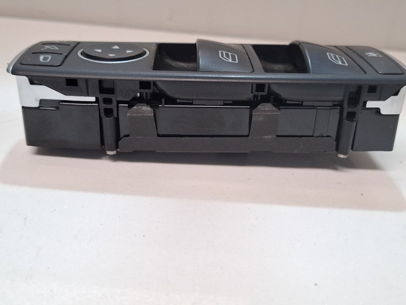 Recambio de mando elevalunas delantero izquierdo para mercedes-benz cla 200 d referencia OEM IAM DCA1669054400  