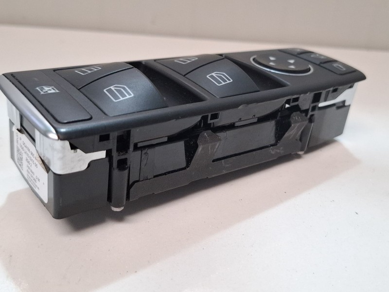 Recambio de mando elevalunas delantero izquierdo para mercedes-benz cla 200 d referencia OEM IAM DCA1669054400  