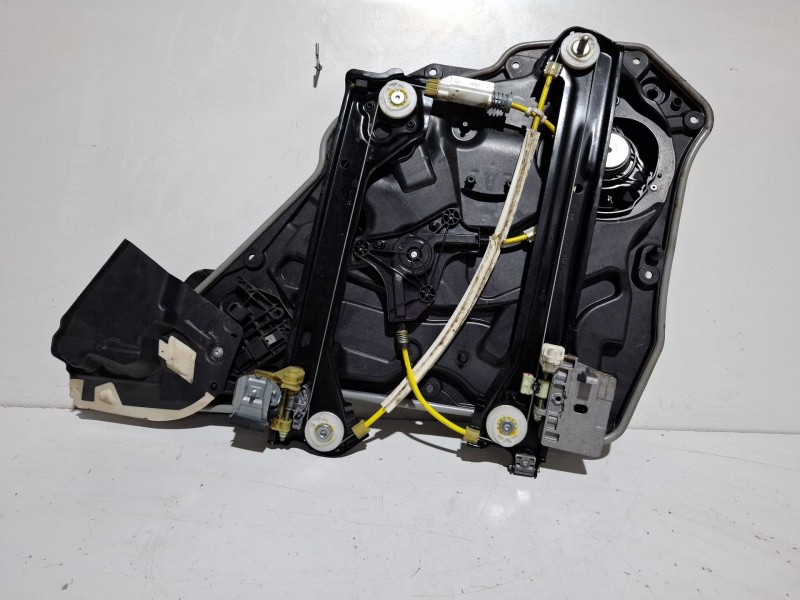 Recambio de elevalunas trasero izquierdo para mercedes-benz cla 200 d referencia OEM IAM A1175401905  