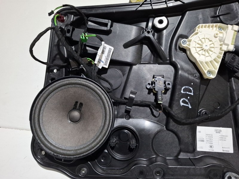 Recambio de elevalunas delantero derecho para mercedes-benz cla 200 d referencia OEM IAM A1175400705  