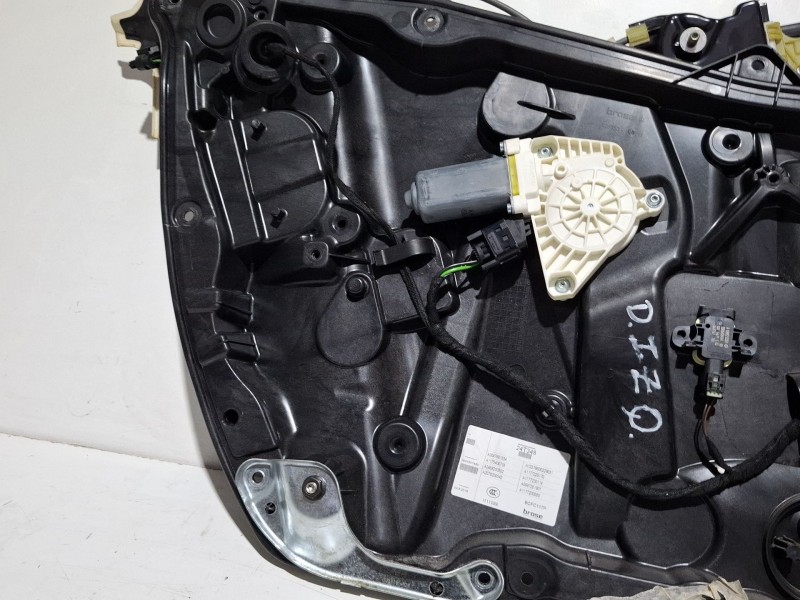 Recambio de elevalunas delantero izquierdo para mercedes-benz cla 200 d referencia OEM IAM A1175400705  