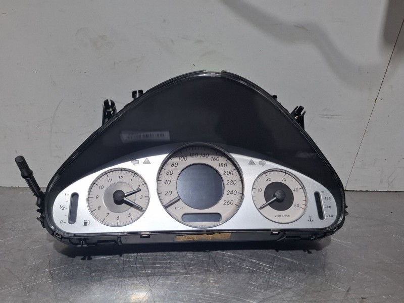Recambio de cuenta kilometros para mercedes-benz clase e (w211) e 270 cdi (211.016) referencia OEM IAM A2115403611  