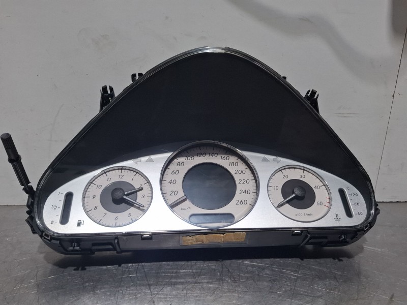 Recambio de cuenta kilometros para mercedes-benz clase e (w211) e 270 cdi (211.016) referencia OEM IAM A2115403611  