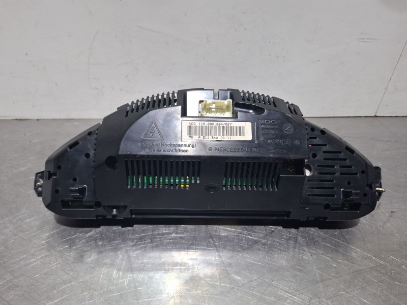 Recambio de cuenta kilometros para mercedes-benz clase e (w211) e 270 cdi (211.016) referencia OEM IAM A2115403611  