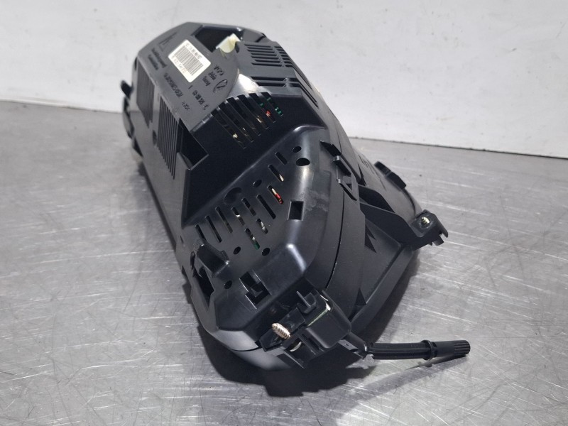 Recambio de cuenta kilometros para mercedes-benz clase e (w211) e 270 cdi (211.016) referencia OEM IAM A2115403611  