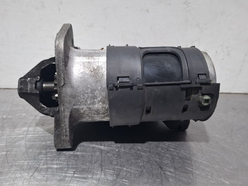 Recambio de motor arranque para renault megane referencia OEM IAM 8200463004  