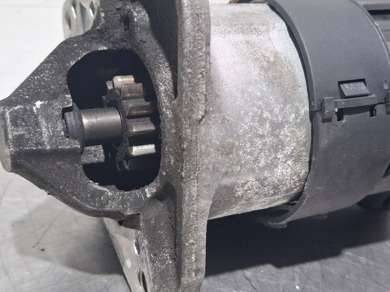 Recambio de motor arranque para renault megane referencia OEM IAM 8200463004  