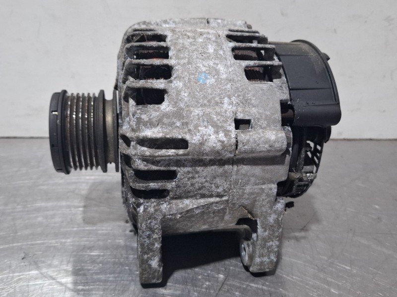 Recambio de alternador para renault megane referencia OEM IAM 231000026R /TG15C146  