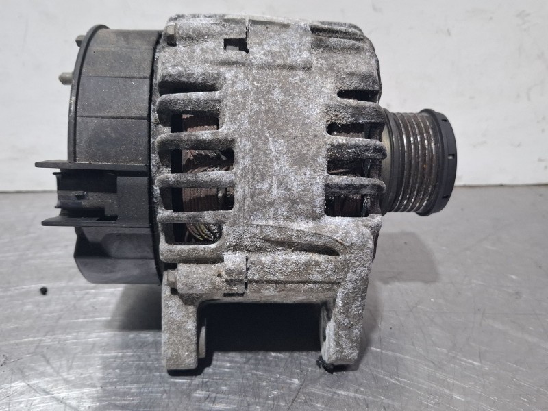 Recambio de alternador para renault megane referencia OEM IAM 231000026R /TG15C146  