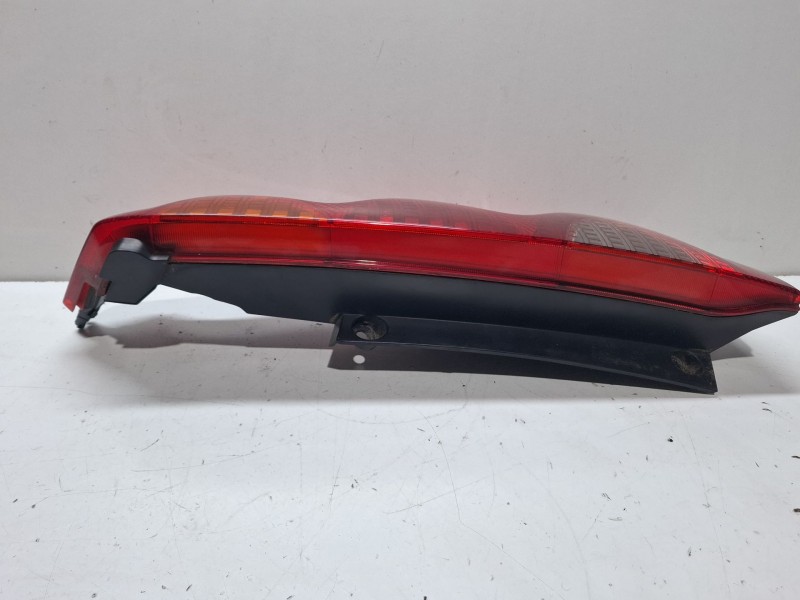 Recambio de piloto trasero derecho para nissan note referencia OEM IAM 263300R  