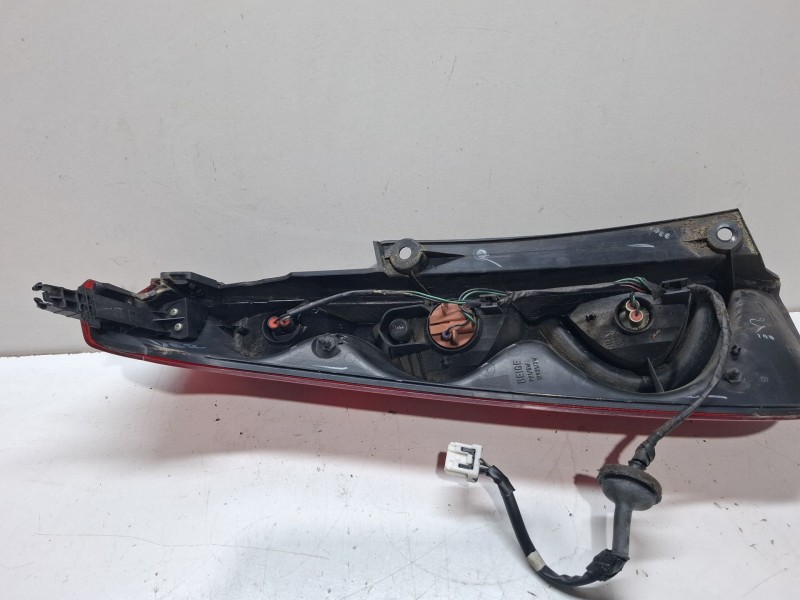 Recambio de piloto trasero derecho para nissan note referencia OEM IAM 263300R  