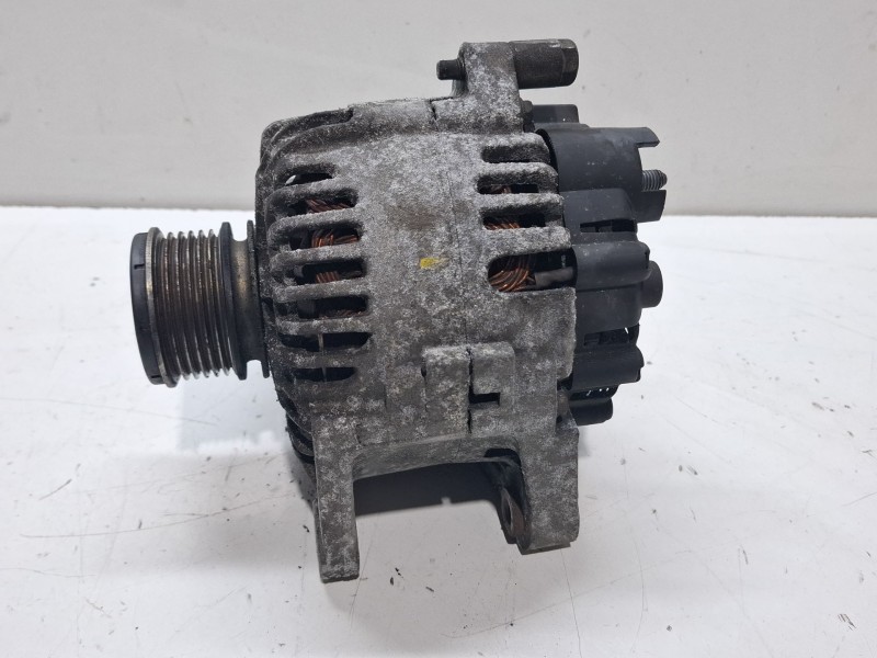 Recambio de alternador para nissan note referencia OEM IAM 8200667608A / TG11C064  