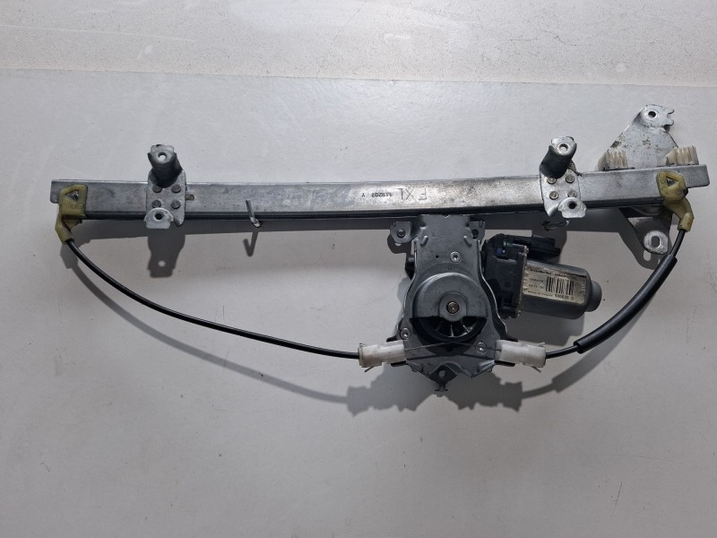 Recambio de elevalunas delantero izquierdo para nissan note referencia OEM IAM 400925D  