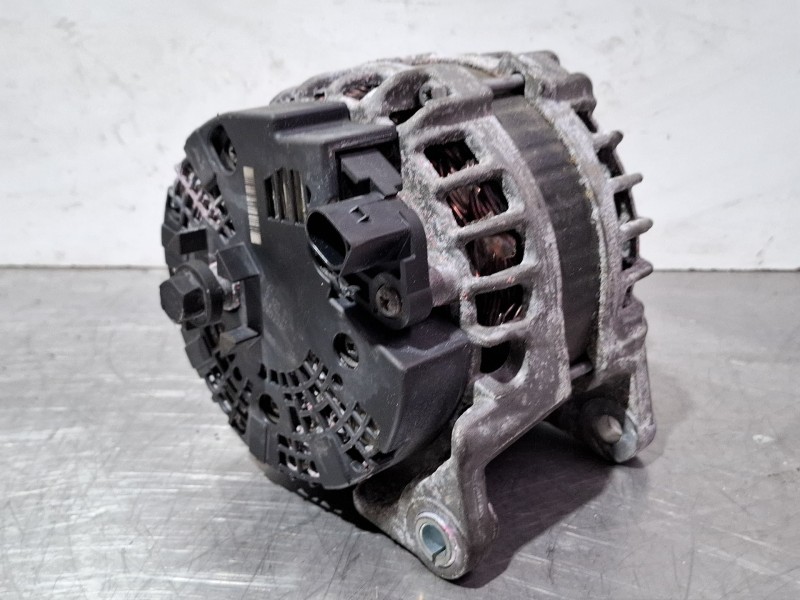 Recambio de alternador para iveco 35 s18 referencia OEM IAM 0125811136 / 5802266118  